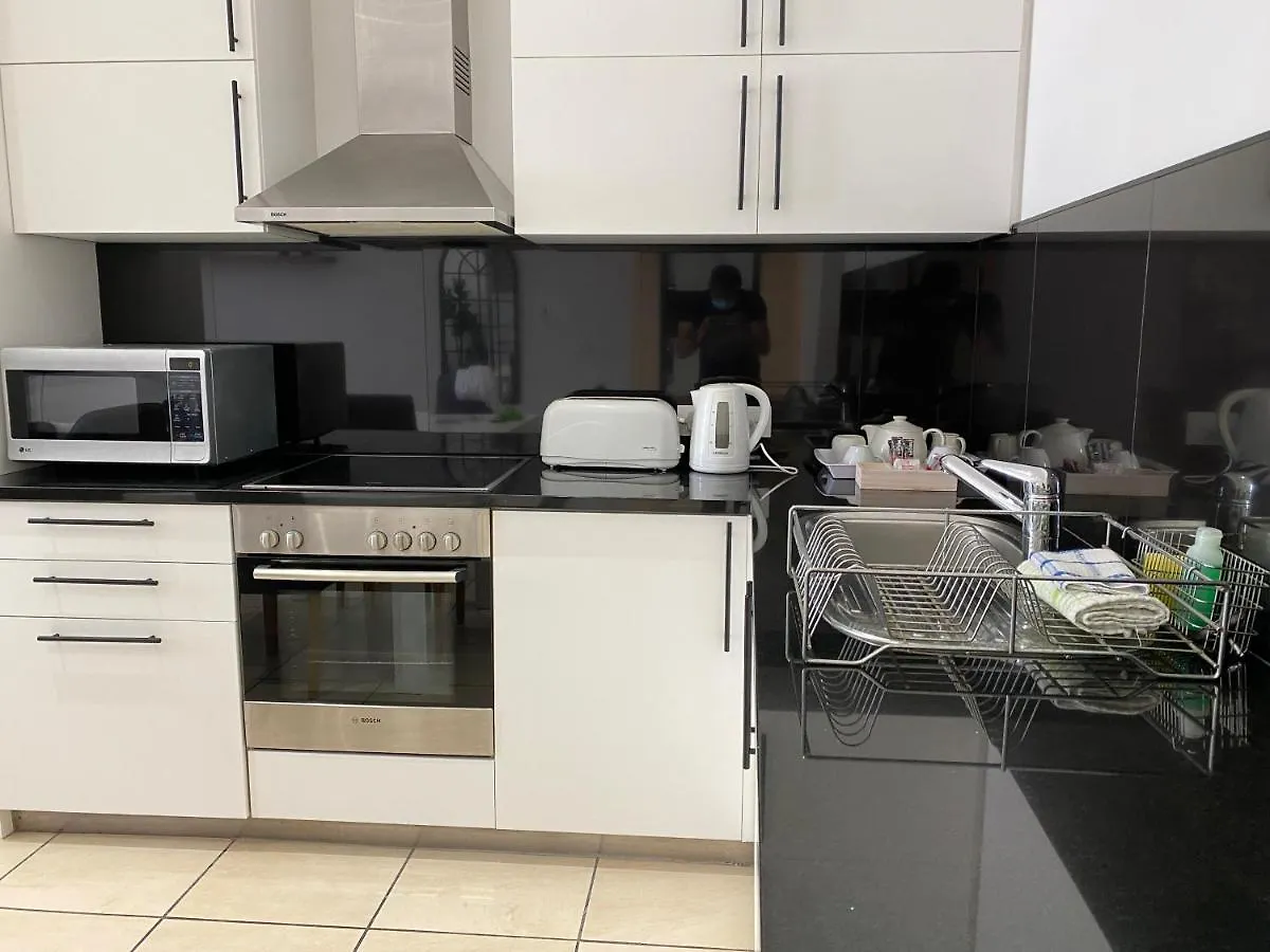 Icon Luxury Apartments Cape Town 4*,